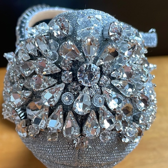 Badgley Mischka Satin Stiletto Heels, Size 6 - Picture 3 of 15